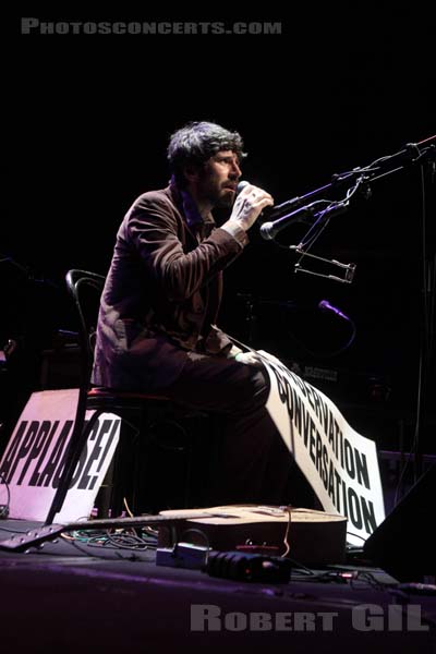 GRUFF RHYS - 2011-03-04 - PARIS - Cafe de la Danse - 